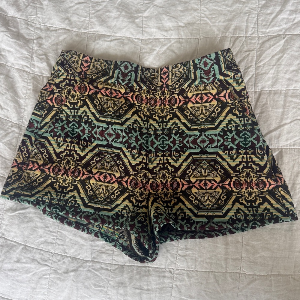 TopShop Tapestry Aztec Print High-Waisted Short Shorts / Hot Pants